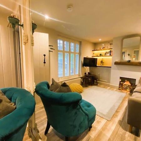 Beautiful Immaculate Aldeburgh Cottage, Sunny Outdoor Space, Free Parking - Easy Walk To Beach & Town エクステリア 写真