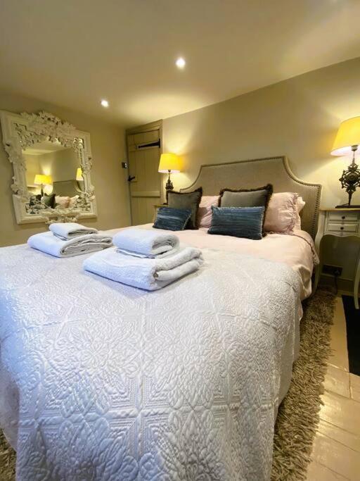 Beautiful Immaculate Aldeburgh Cottage, Sunny Outdoor Space, Free Parking - Easy Walk To Beach & Town エクステリア 写真