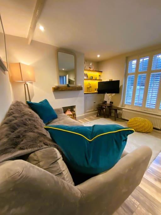 Beautiful Immaculate Aldeburgh Cottage, Sunny Outdoor Space, Free Parking - Easy Walk To Beach & Town エクステリア 写真