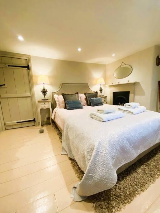 Beautiful Immaculate Aldeburgh Cottage, Sunny Outdoor Space, Free Parking - Easy Walk To Beach & Town エクステリア 写真
