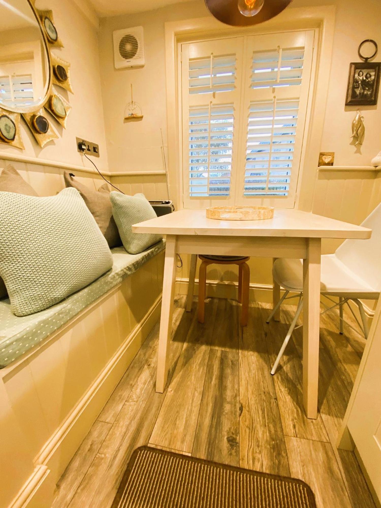 Beautiful Immaculate Aldeburgh Cottage, Sunny Outdoor Space, Free Parking - Easy Walk To Beach & Town エクステリア 写真