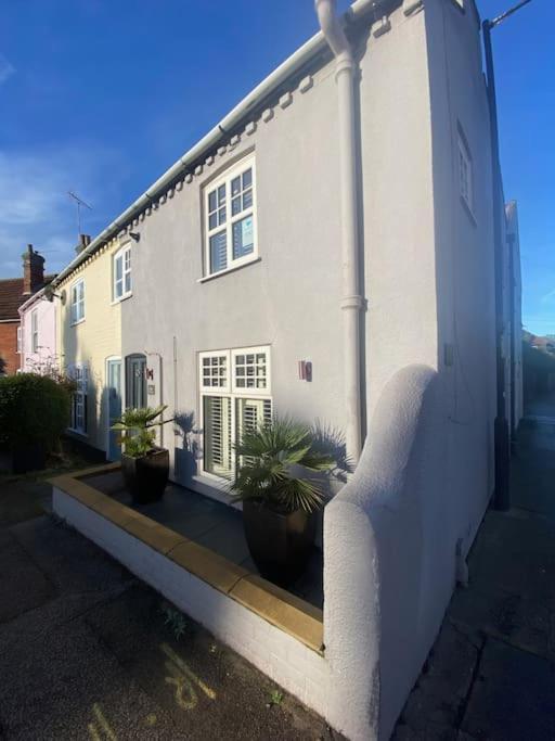 Beautiful Immaculate Aldeburgh Cottage, Sunny Outdoor Space, Free Parking - Easy Walk To Beach & Town エクステリア 写真