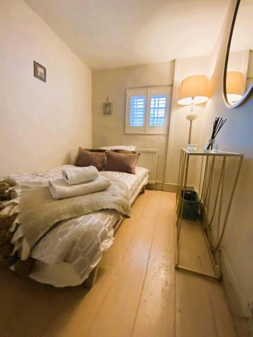 Beautiful Immaculate Aldeburgh Cottage, Sunny Outdoor Space, Free Parking - Easy Walk To Beach & Town エクステリア 写真