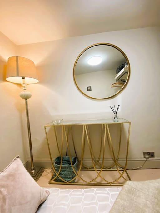 Beautiful Immaculate Aldeburgh Cottage, Sunny Outdoor Space, Free Parking - Easy Walk To Beach & Town エクステリア 写真