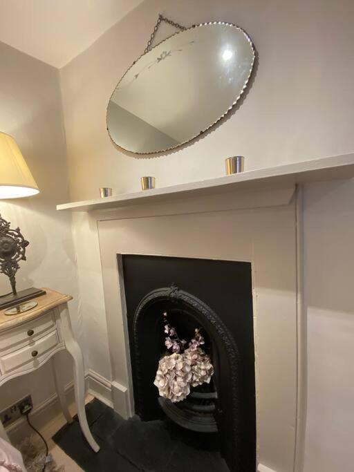 Beautiful Immaculate Aldeburgh Cottage, Sunny Outdoor Space, Free Parking - Easy Walk To Beach & Town エクステリア 写真
